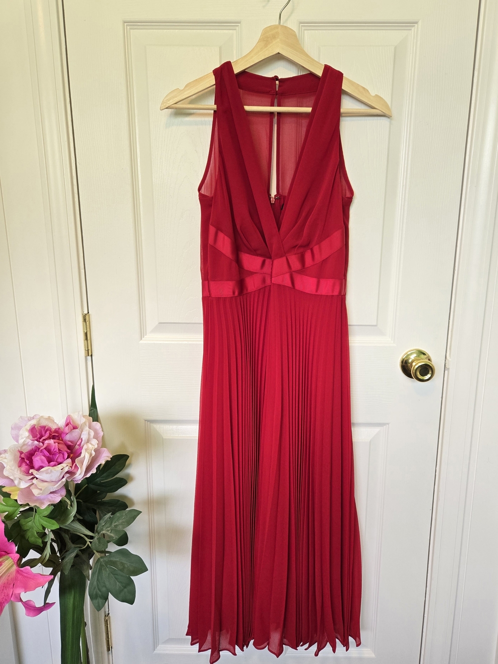 NWT WHBM Sz 4 Red Pleated V-Neck Midi Dress